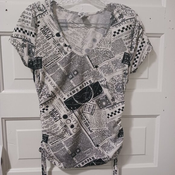Rue 21 Womans Astrology Newspaper Size Large Blouse - Picture 1 of 6